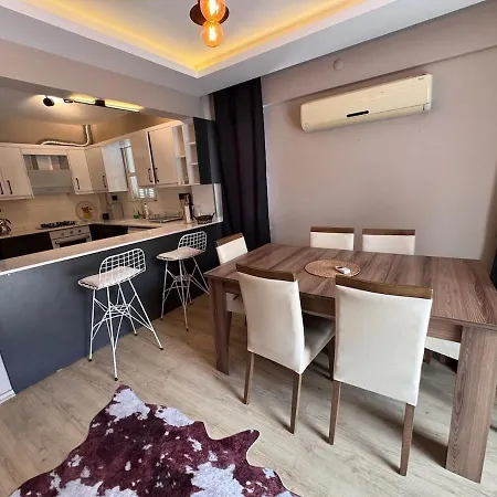 Hébergement de vacances Stylish 3br Duplex With Sea View In