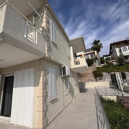 Hébergement de vacances Stylish 3br Duplex With Sea View In Kusadası