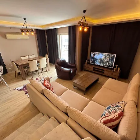 Hébergement de vacances Stylish 3br Duplex With Sea View In Kusadası