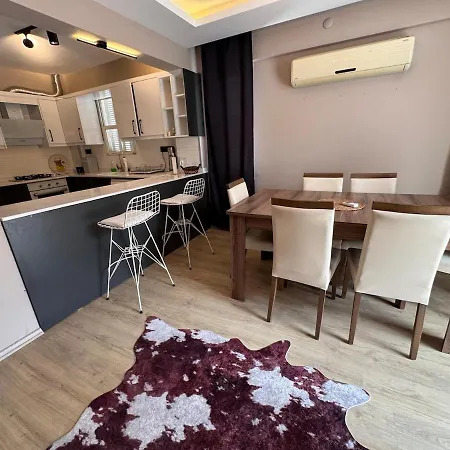 Stylish 3br Duplex With Sea View In Hébergement de vacances Kusadası