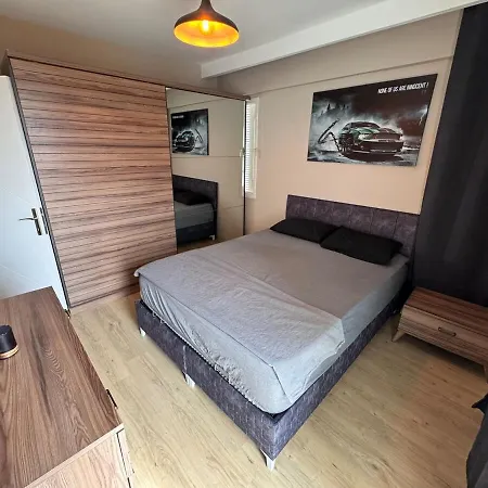 Stylish 3br Duplex With Sea View In Hébergement de vacances *