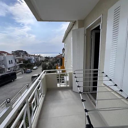 Hébergement de vacances Stylish 3br Duplex With Sea View In *